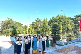 Hội LHPN tỉnh Đắk Nông tổ chức lễ viếng các anh hùng, liệt sĩ nhân dịp kỷ niệm 50 năm Ngày Giải phóng miền Nam, thống nhất đất nước  (30/4/1975 – 30/4/2025)