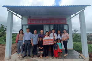 Hội LHPN huyện Đắk Glong phối hợp bàn giao nhà tình thương cho hội viên phụ nữ có hoàn cảnh đặc biệt khó khăn
