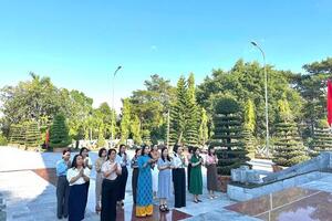 Hội LHPN tỉnh Đắk Nông tổ chức lễ viếng các anh hùng, liệt sĩ nhân dịp kỷ niệm 50 năm Ngày Giải phóng miền Nam, thống nhất đất nước  (30/4/1975 – 30/4/2025)