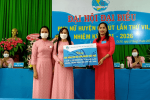 Trao 50 suất học bổng cho học sinh nghèo  trên địa bàn tỉnh Đắk Nông