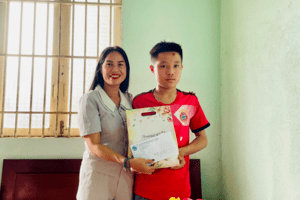 Hội LHPN tỉnh Đắk Nông thăm, tặng quà cho “con đỡ đầu”